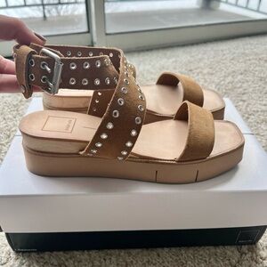 Dolce Vita Panko Stud caramel suede sandals platform wedge size 9